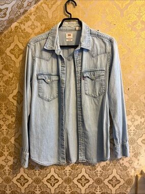 Retro Levi's Light Wash Denim Button-Down Shirt